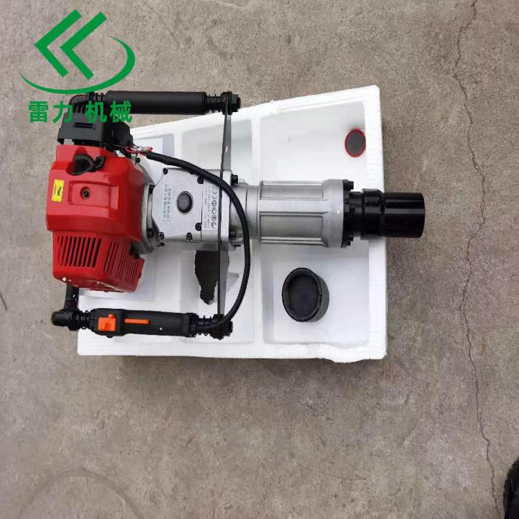 小型打樁機光伏支柱深入鉆孔